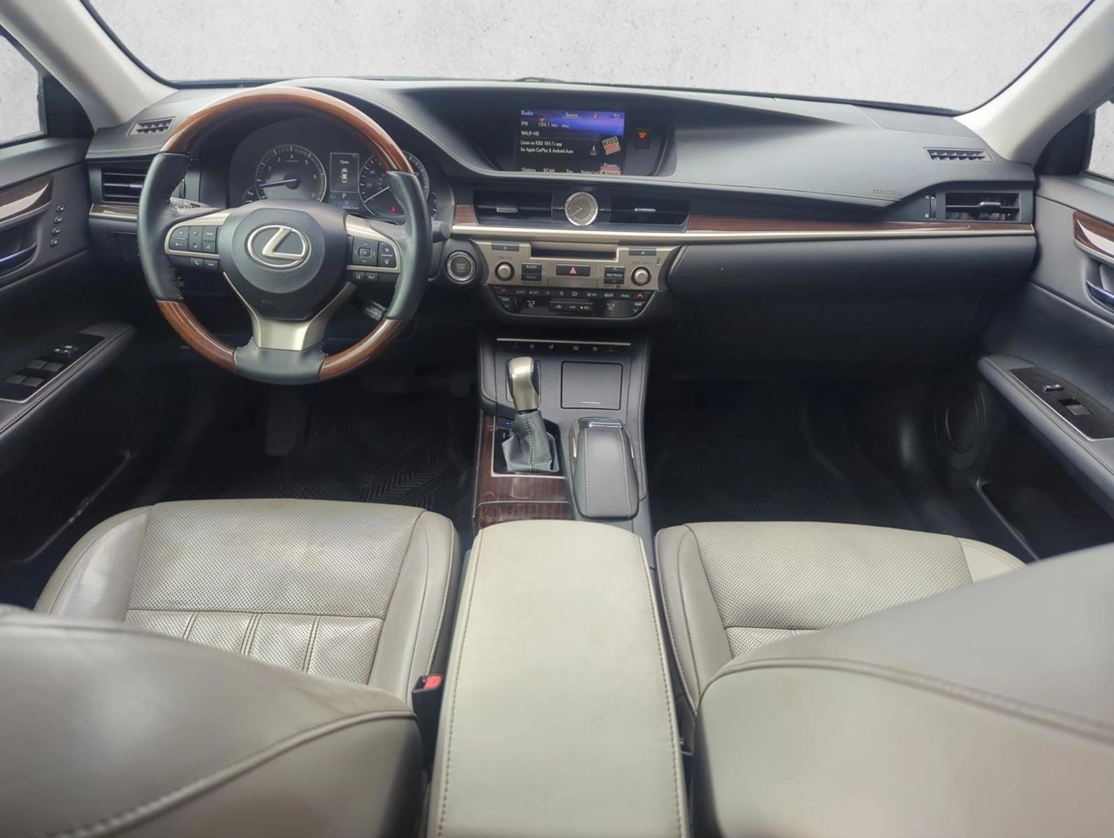 Thumbnail: 2017 Lexus ES - 2