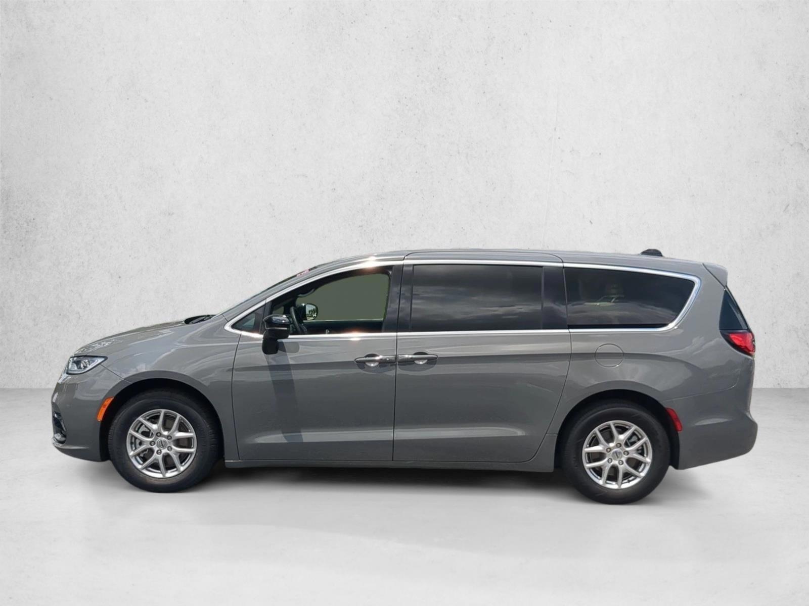 Thumbnail: 2025 Chrysler Pacifica - 2
