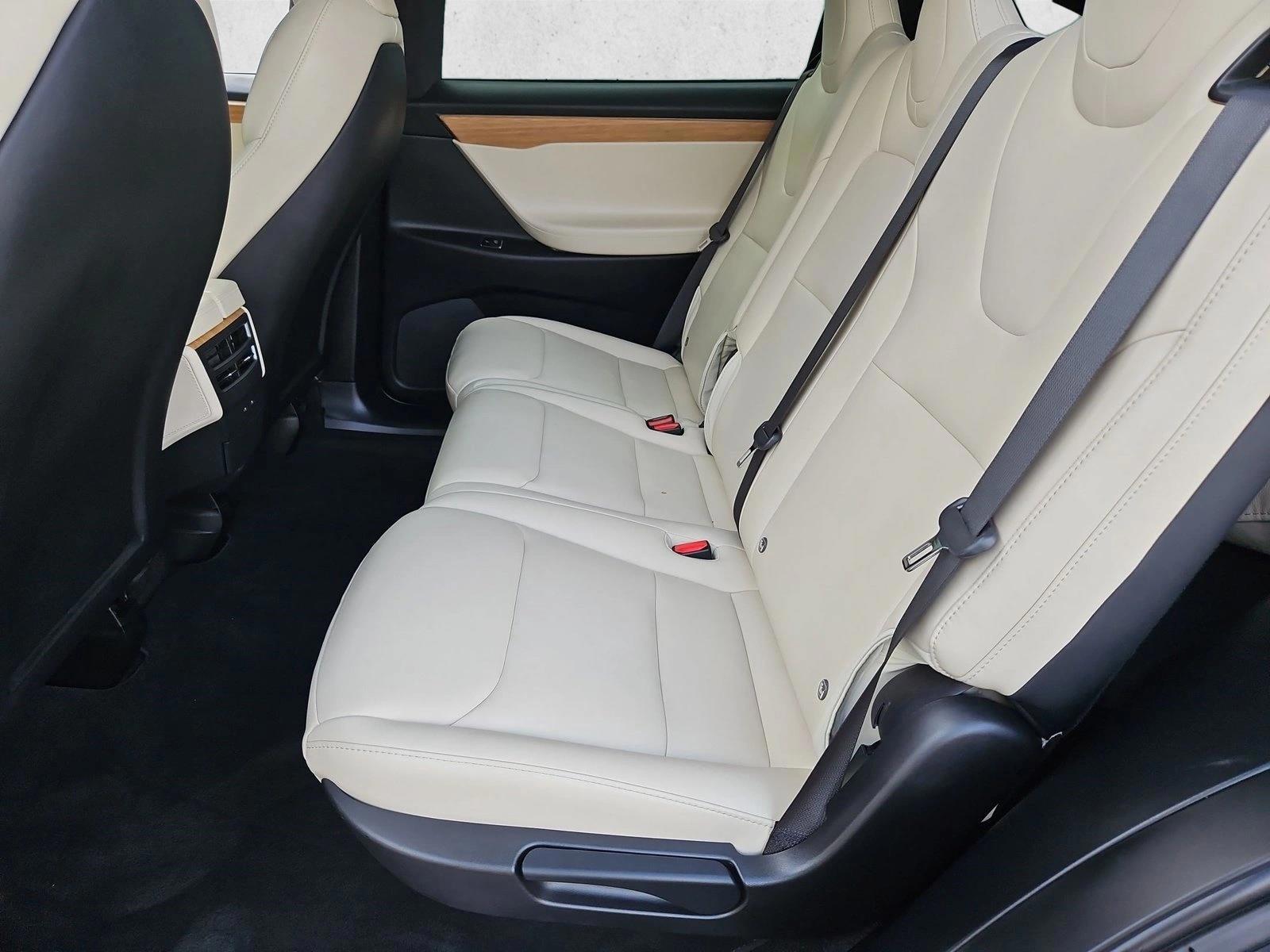 2020 Tesla Model X Long Range - Photo 19