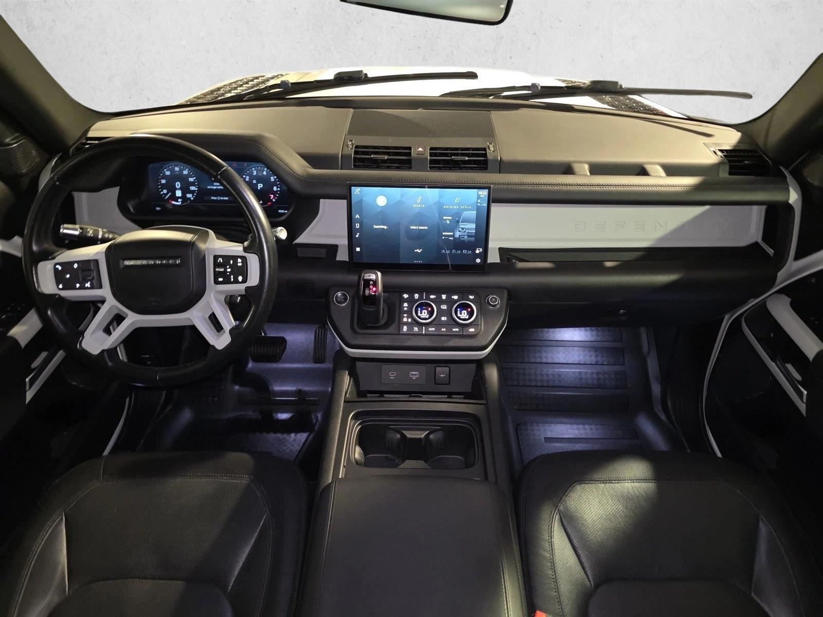 Thumbnail: 2022 Land Rover Defender - 3