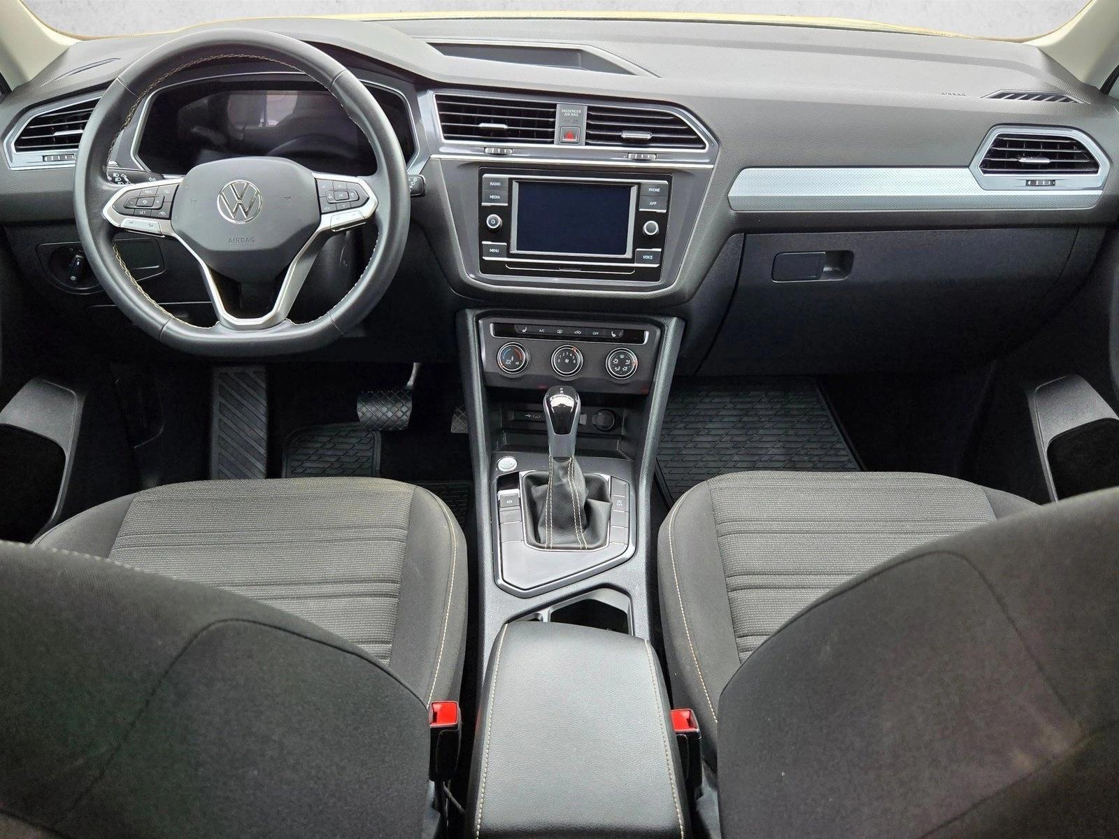 Thumbnail: 2023 Volkswagen Tiguan - 4