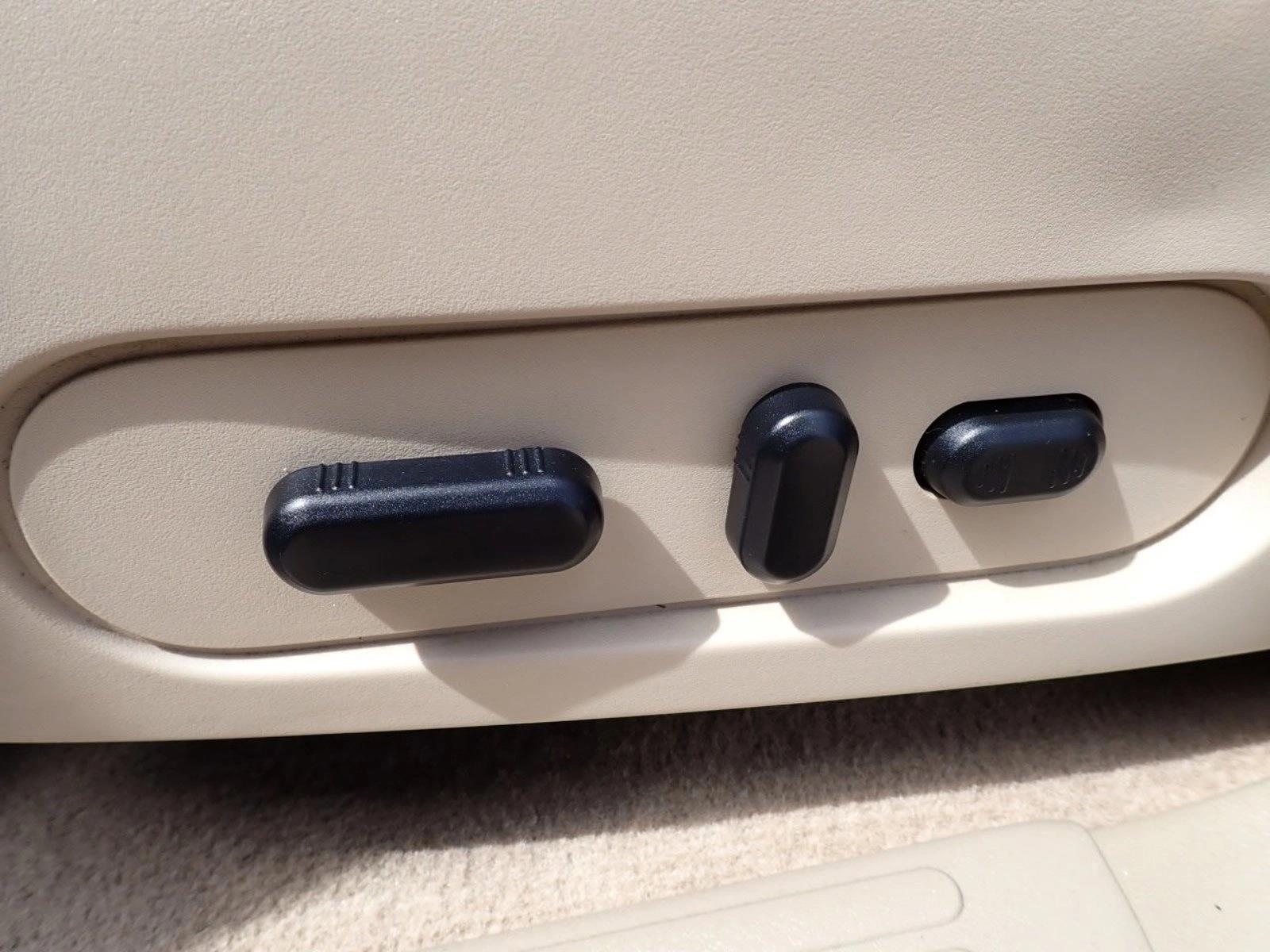 Thumbnail: 2009 Ford Explorer - 3
