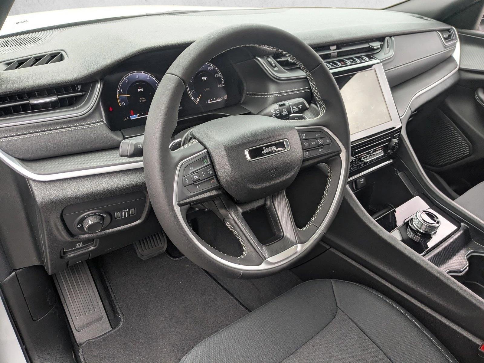 Thumbnail: 2026 Jeep Grand Cherokee - 3