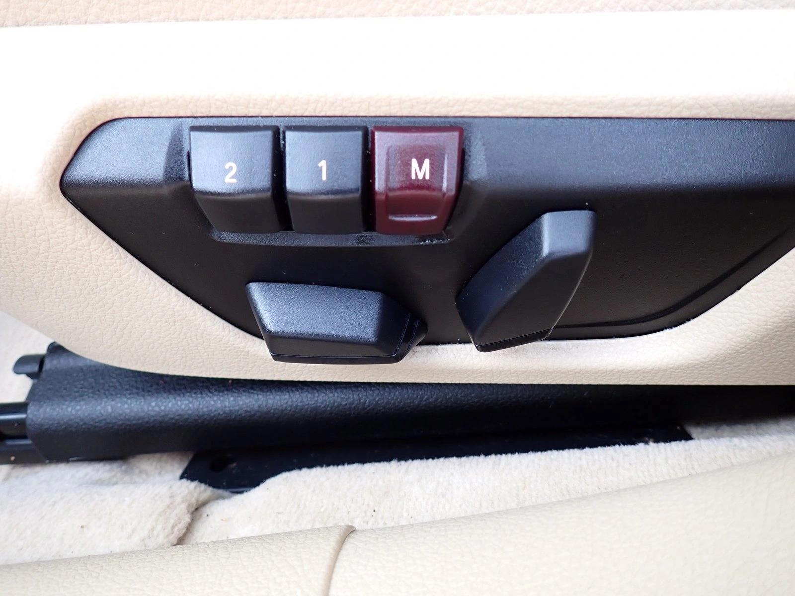 Thumbnail: 2014 BMW 3 Series - 3