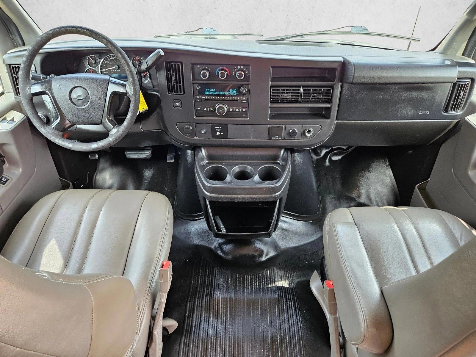 Thumbnail: 2015 Chevrolet Express - 3