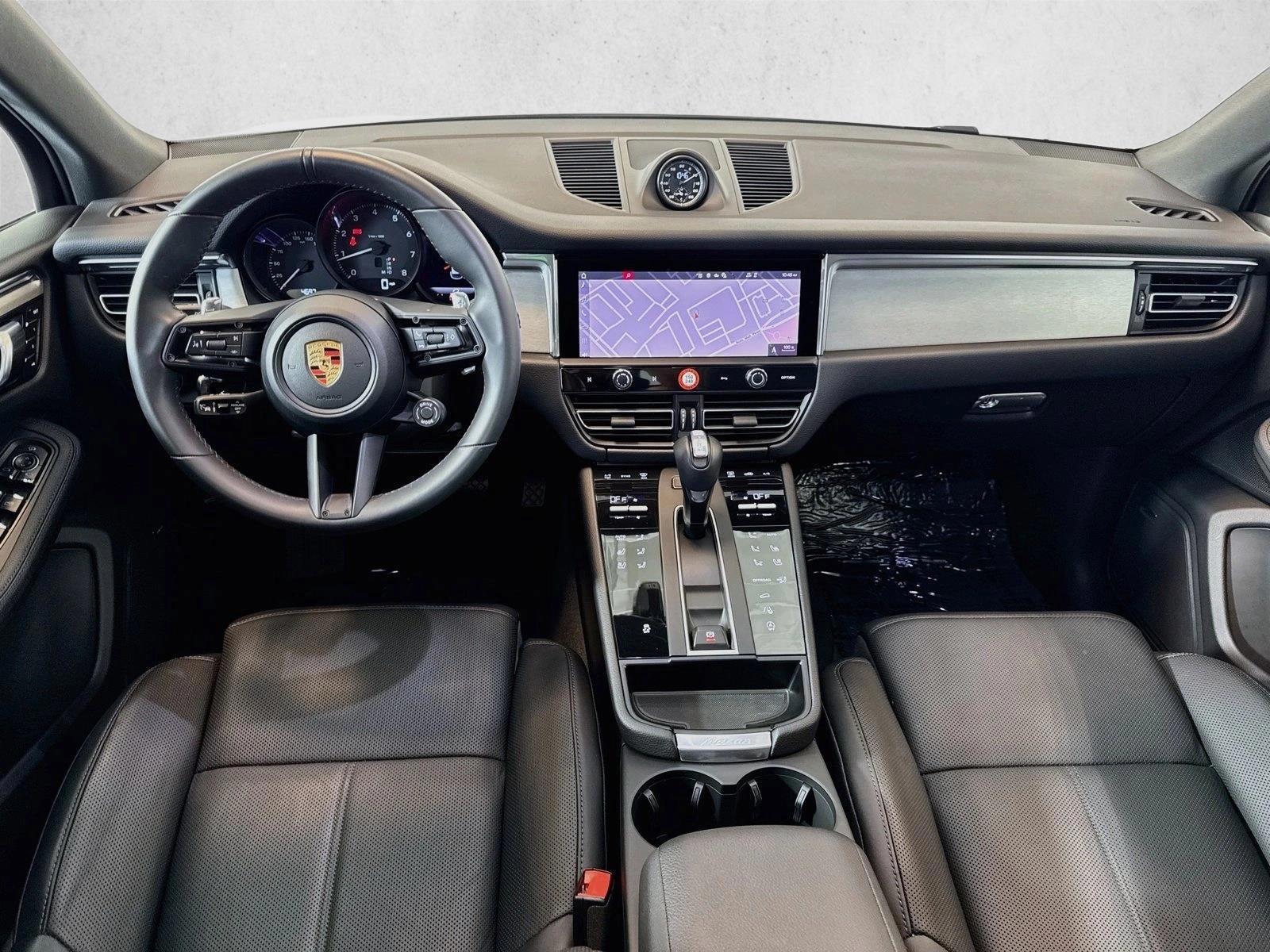 Thumbnail: 2026 Porsche Macan - 5