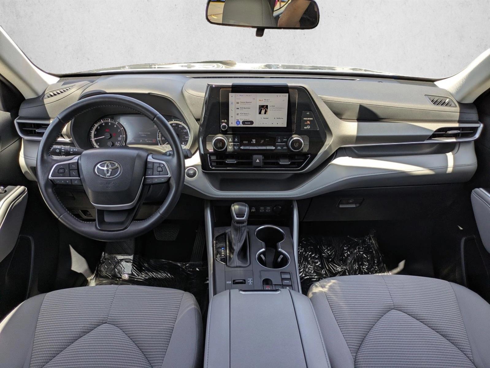 Thumbnail: 2024 Toyota Highlander - 3