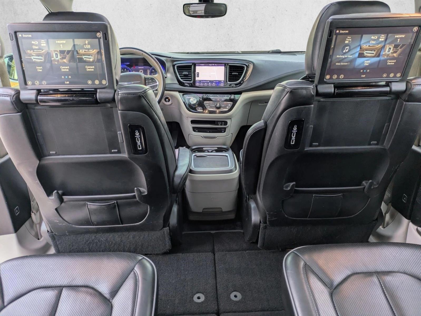 Thumbnail: 2018 Chrysler Pacifica - 5
