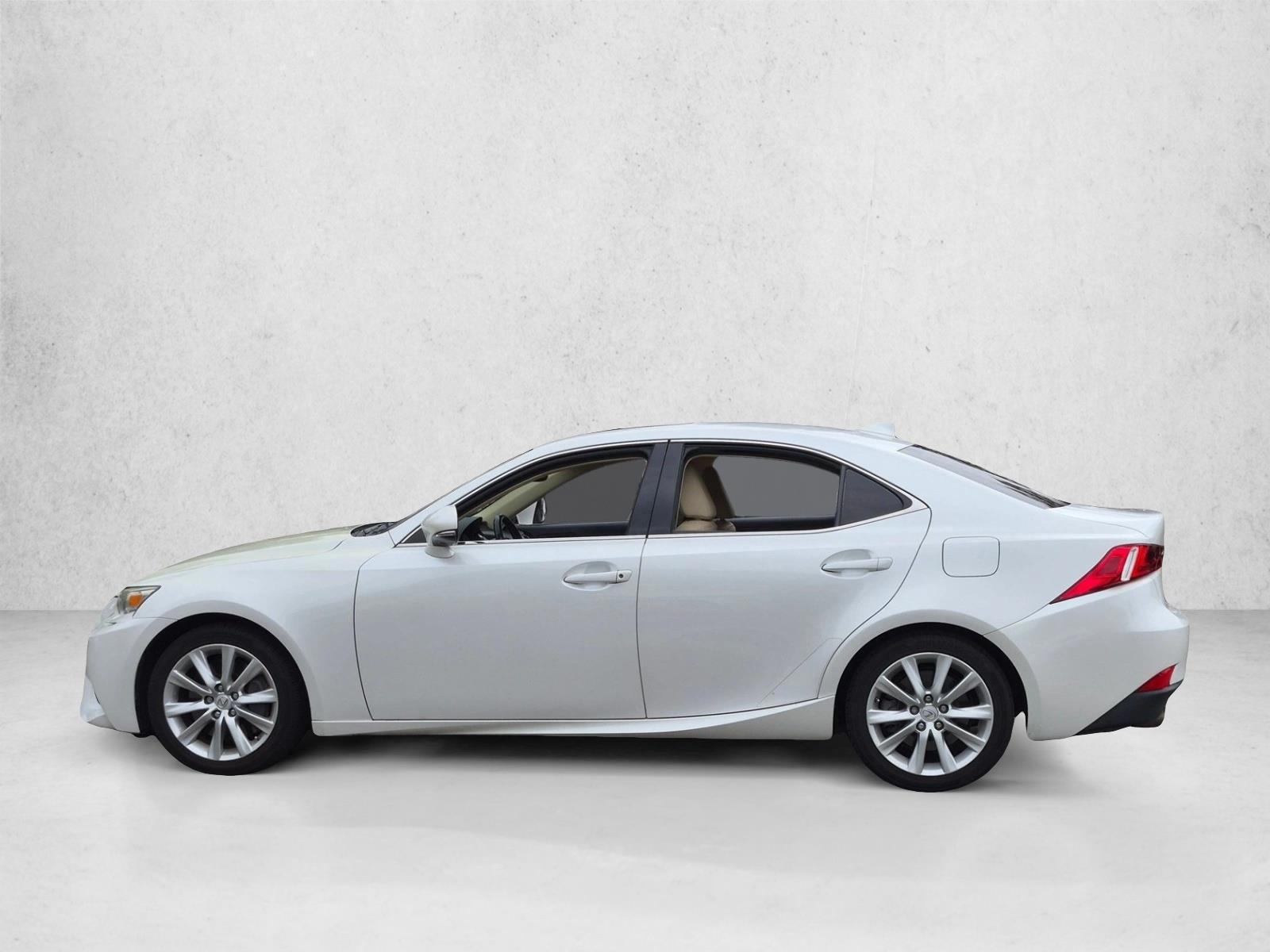 Thumbnail: 2016 Lexus IS - 2