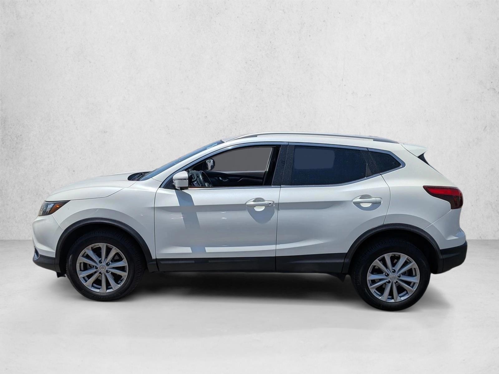 Thumbnail: 2017 Nissan Rogue Sport - 3