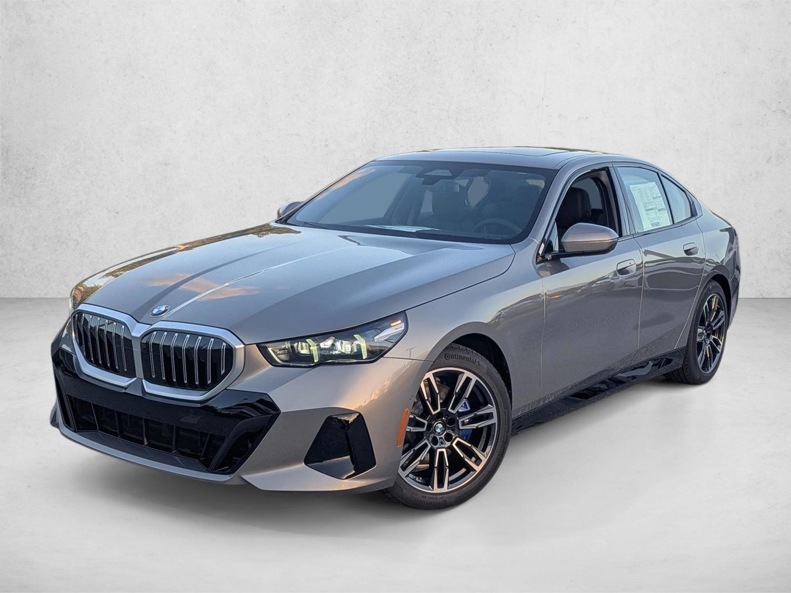 Thumbnail: 2027 BMW 5 Series - 1