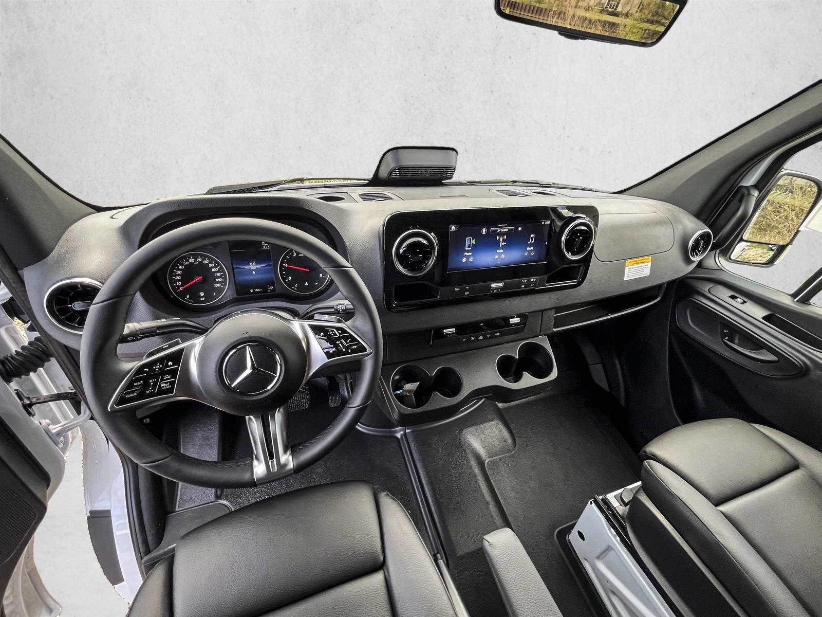 Thumbnail: 2026 Mercedes-Benz Sprinter - 3