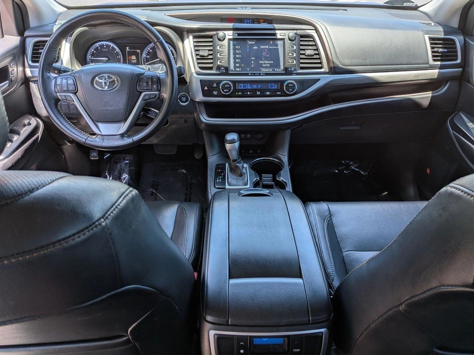 Thumbnail: 2017 Toyota Highlander - 4