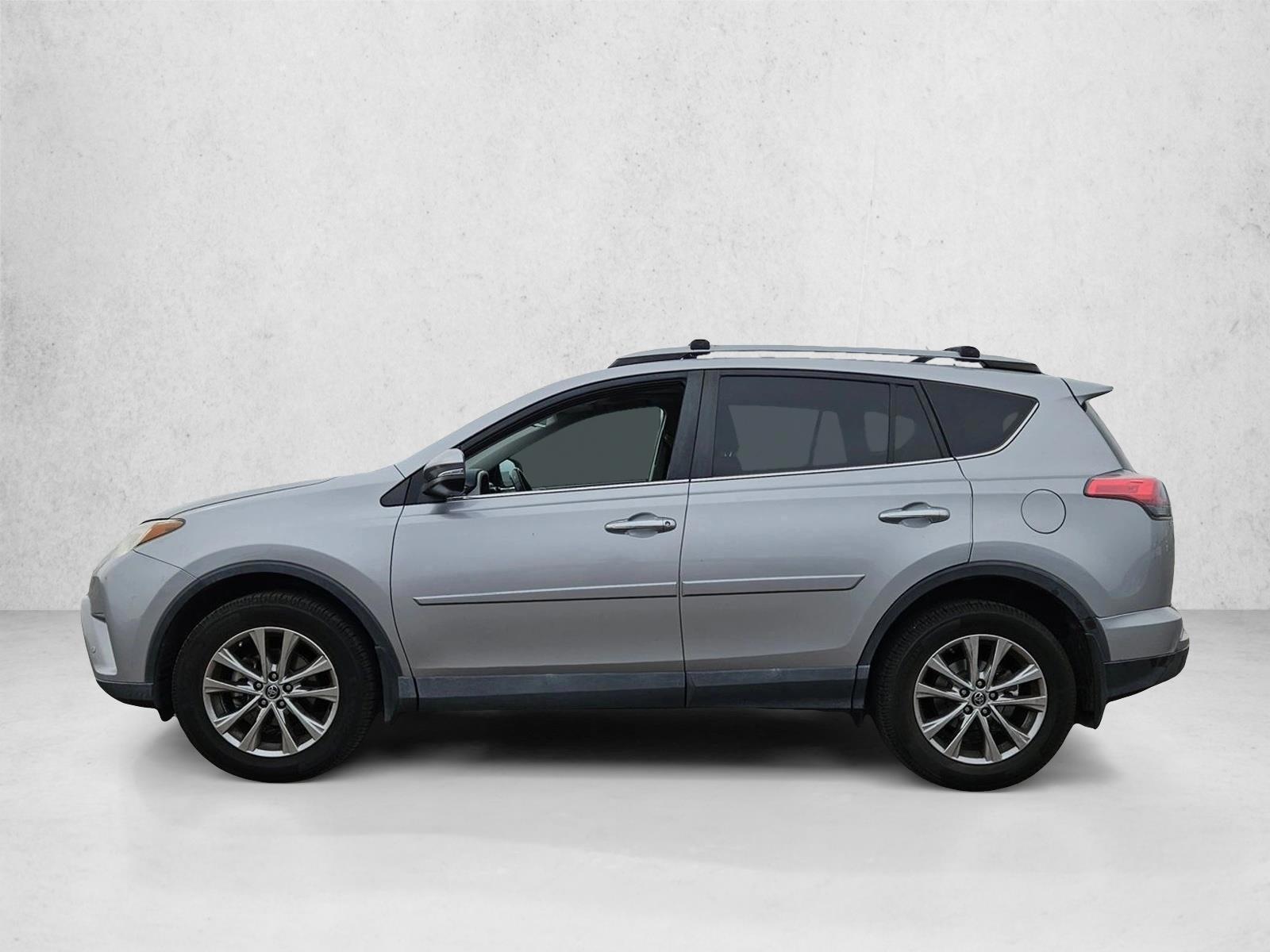 Thumbnail: 2017 Toyota RAV4 - 3