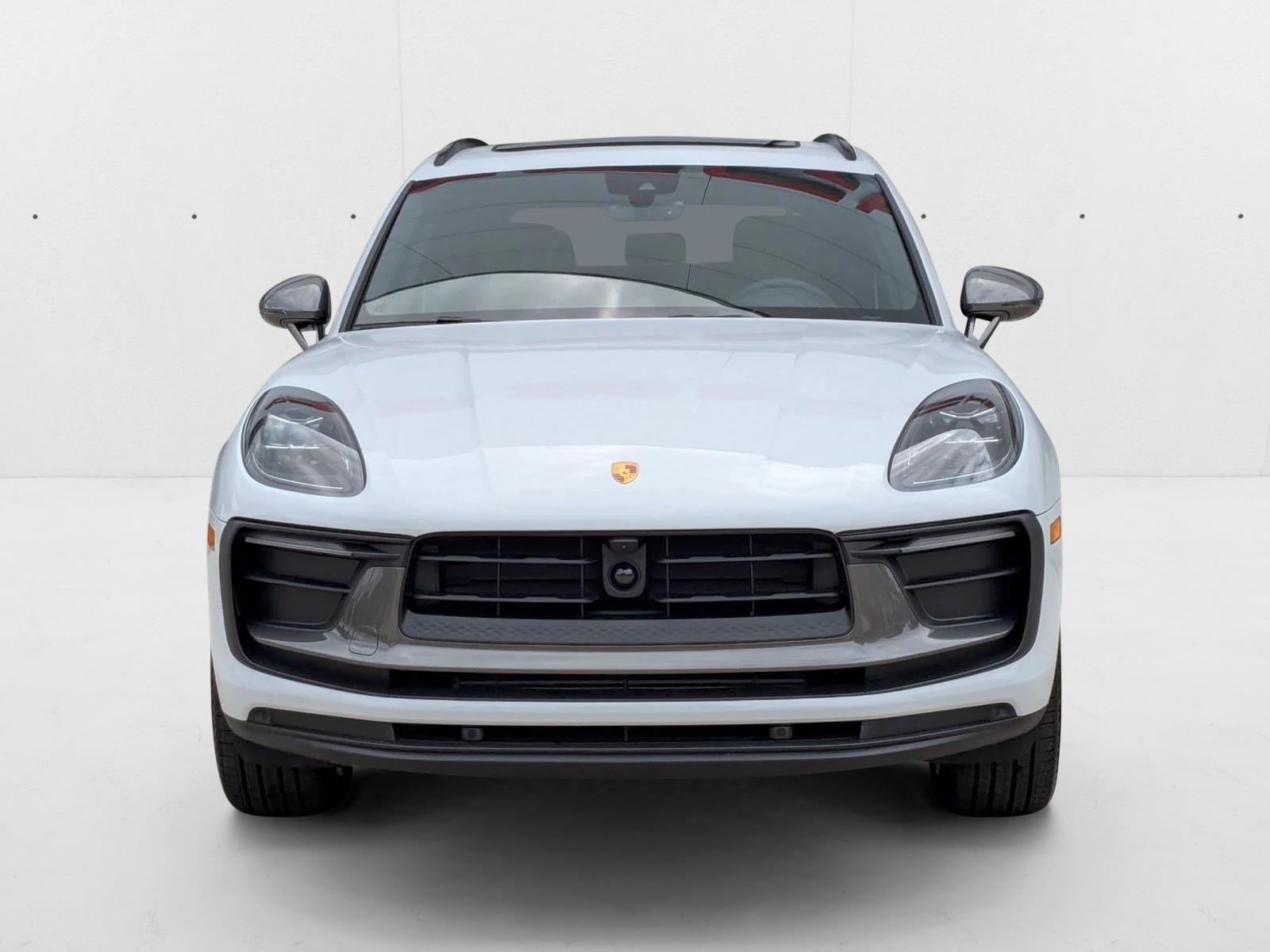 2026 Porsche Macan T - Photo 6