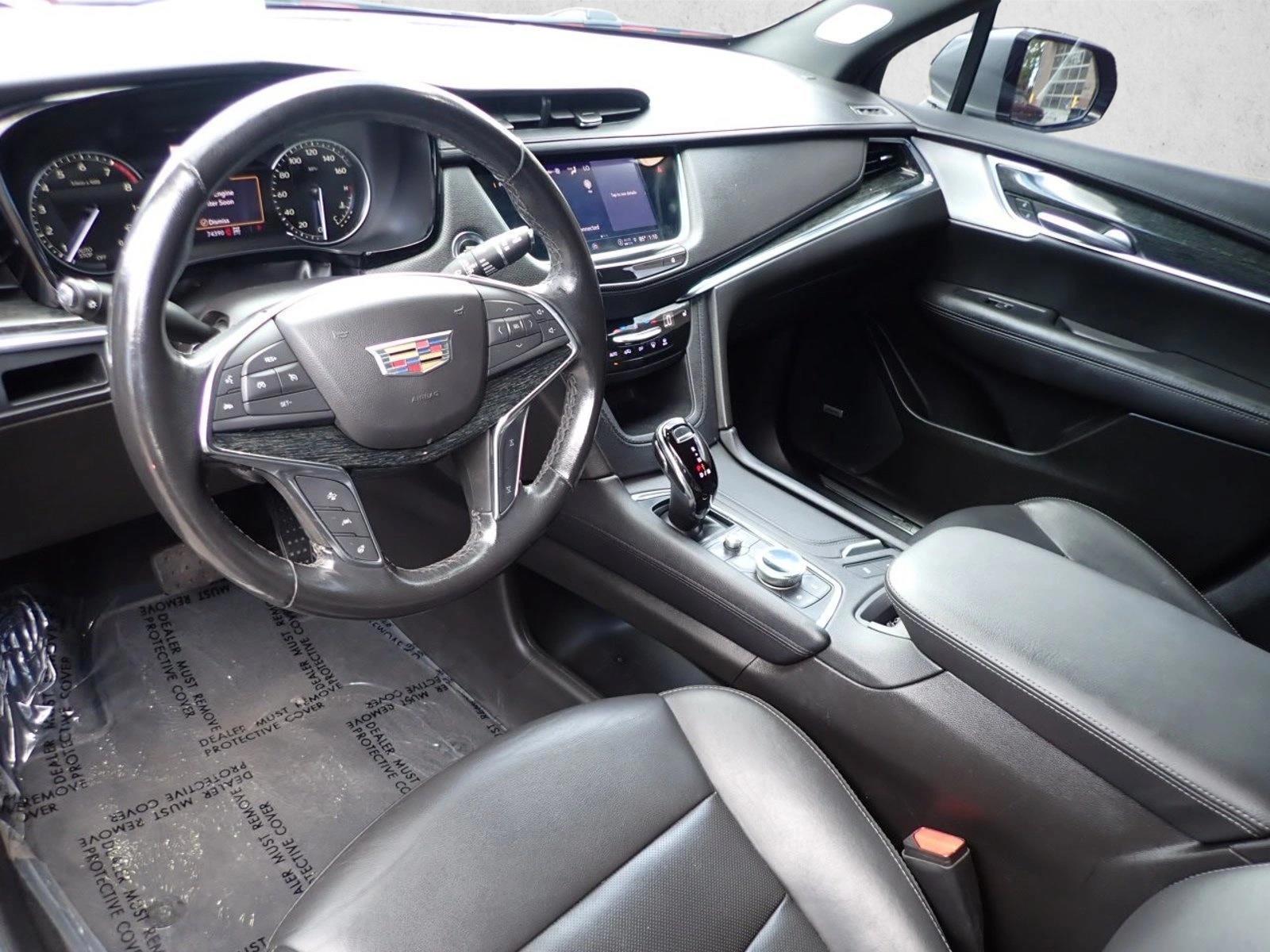 Thumbnail: 2023 Cadillac XT5 - 3