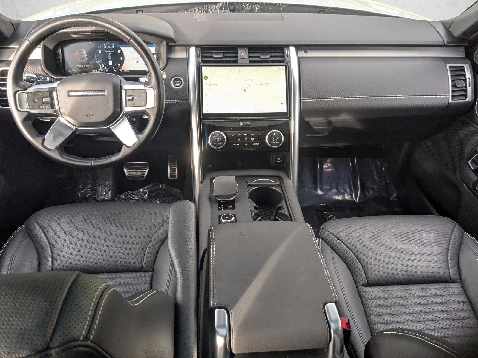 Thumbnail: 2021 Land Rover Discovery - 3