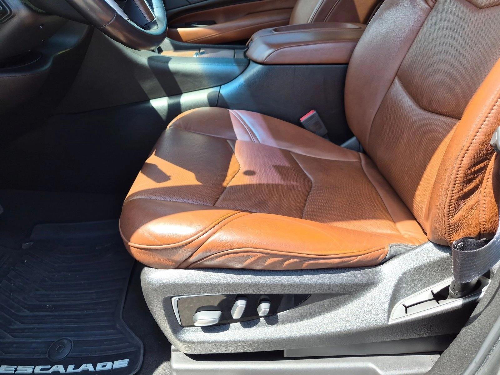 Thumbnail: 2018 Cadillac Escalade - 4