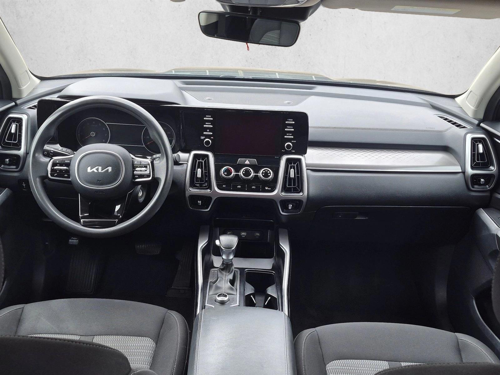 Thumbnail: 2022 Kia Sorento - 4