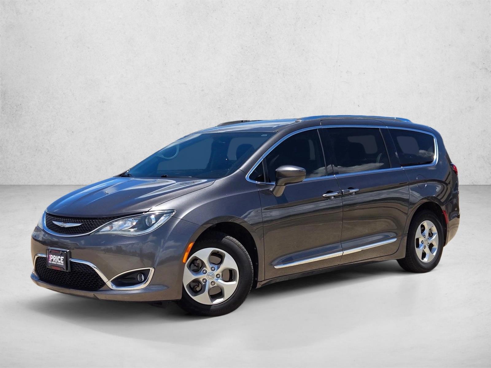 Thumbnail: 2017 Chrysler Pacifica - 1