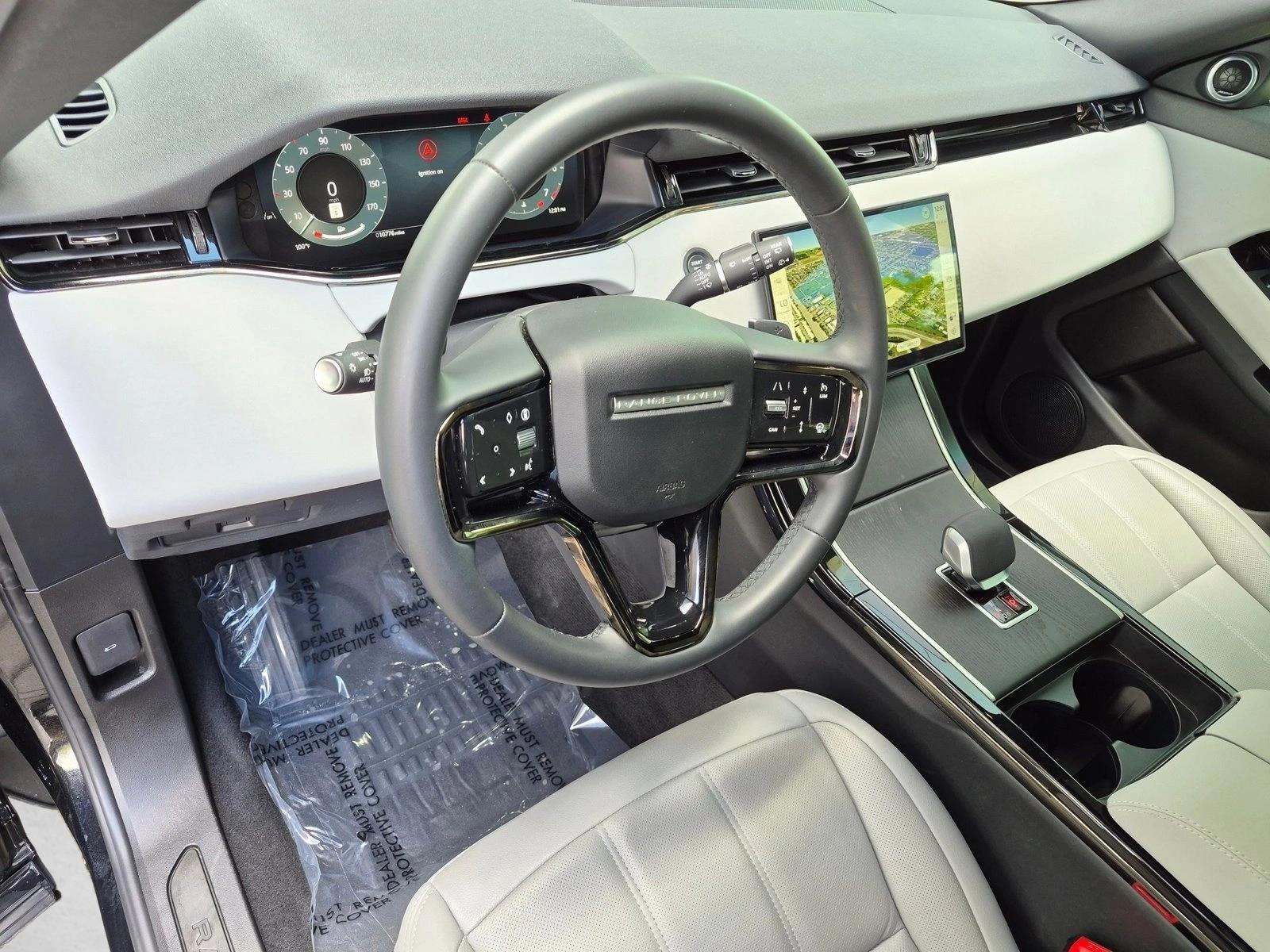 Thumbnail: 2026 Land Rover Range Rover Evoque - 3