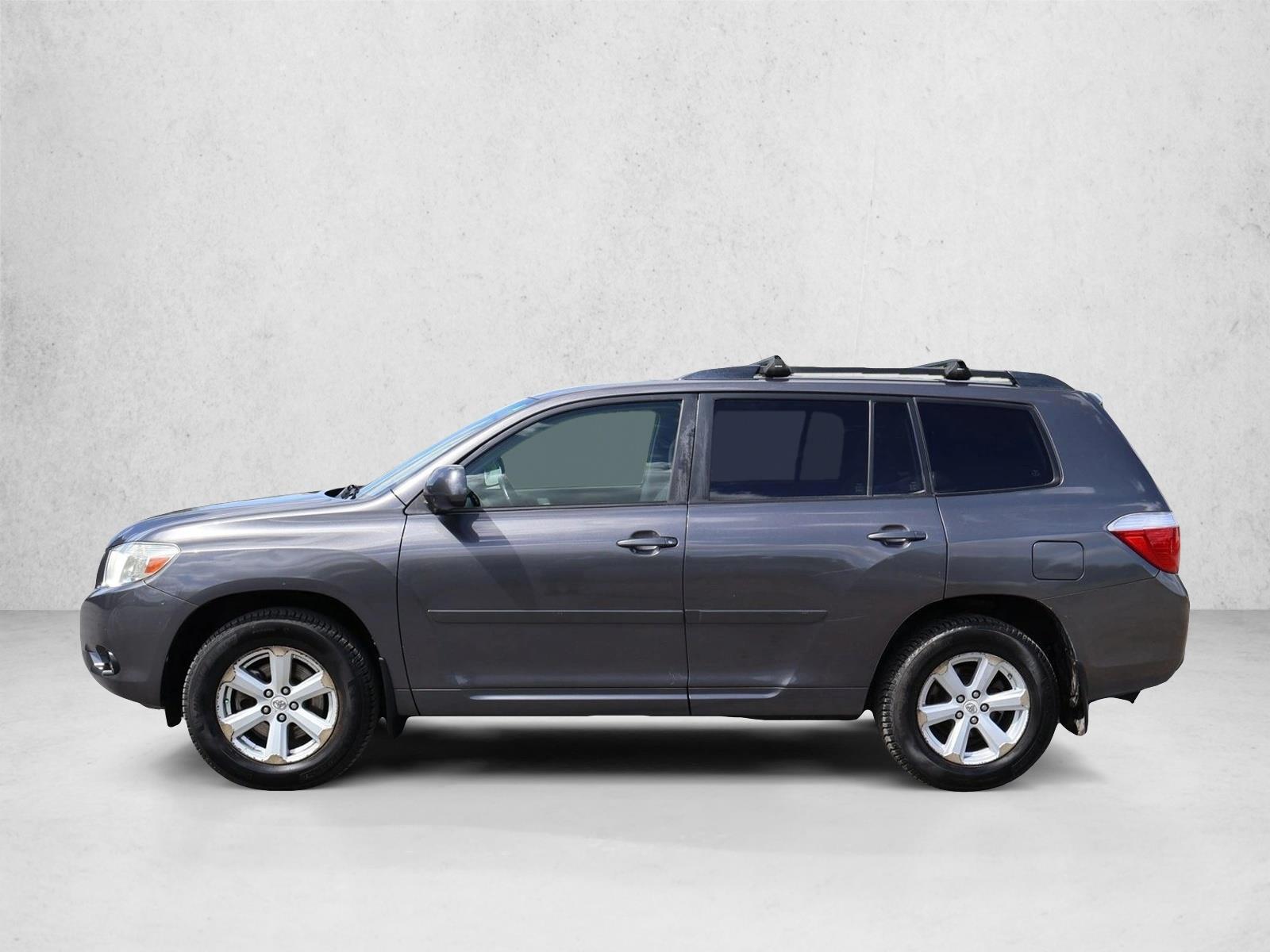 Thumbnail: 2010 Toyota Highlander - 2