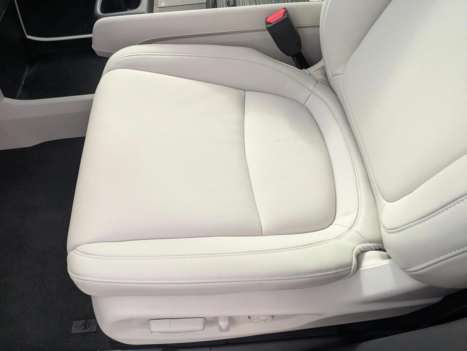 Thumbnail: 2026 Honda Odyssey - 4