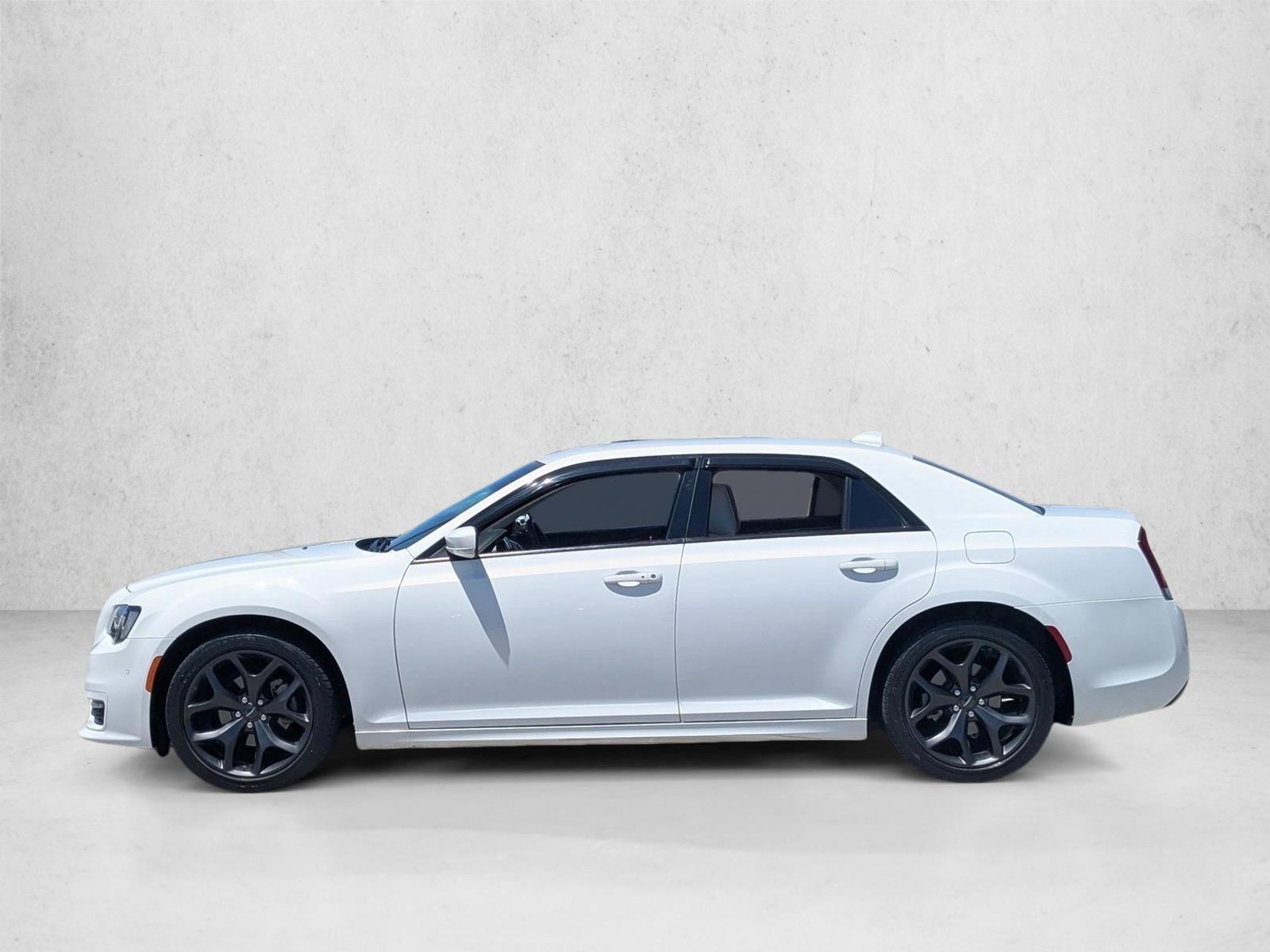 Thumbnail: 2023 Chrysler 300 - 2