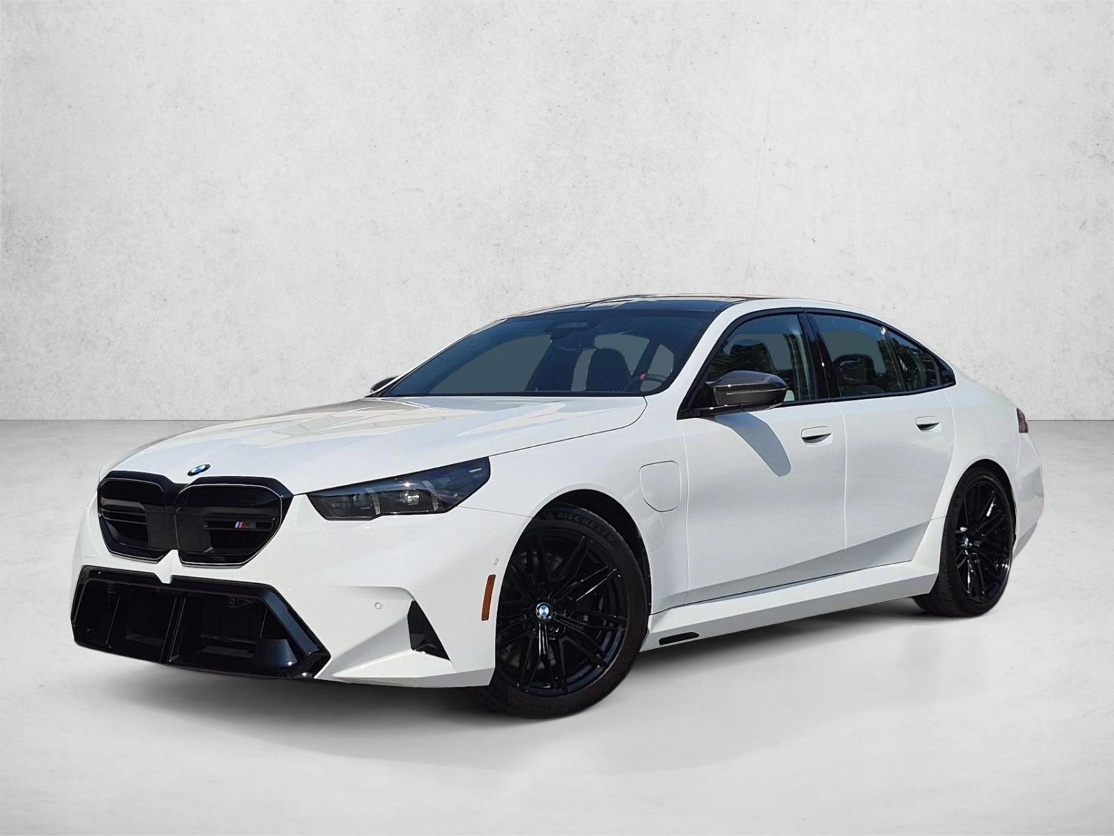 Thumbnail: 2026 BMW M5 - 1