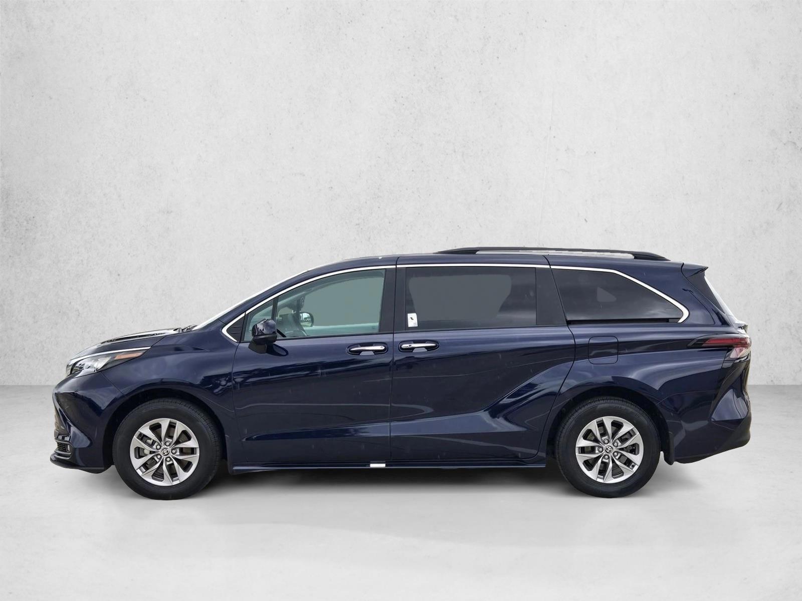 Thumbnail: 2025 Toyota Sienna - 2
