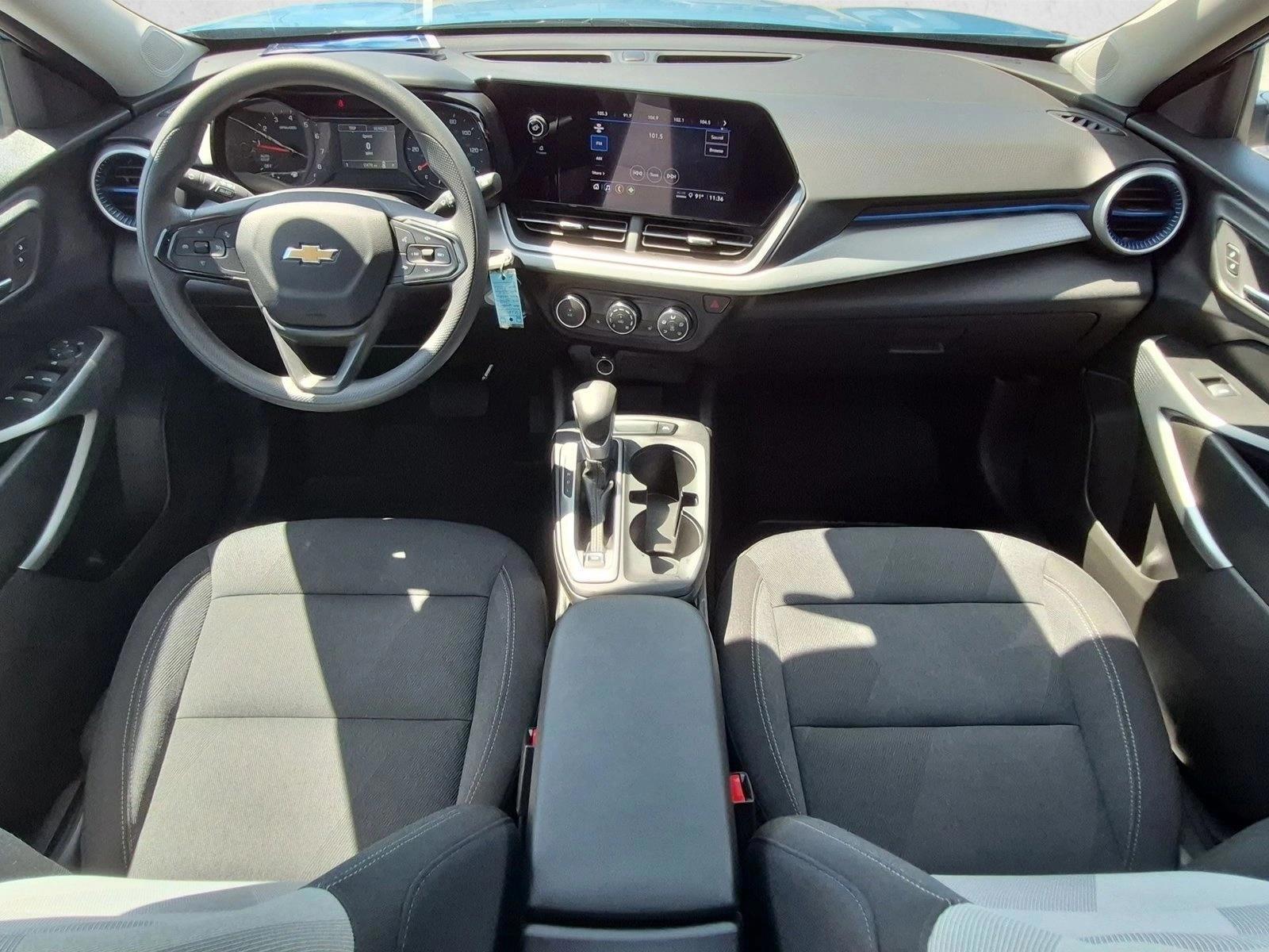 Thumbnail: 2025 Chevrolet Trax - 4