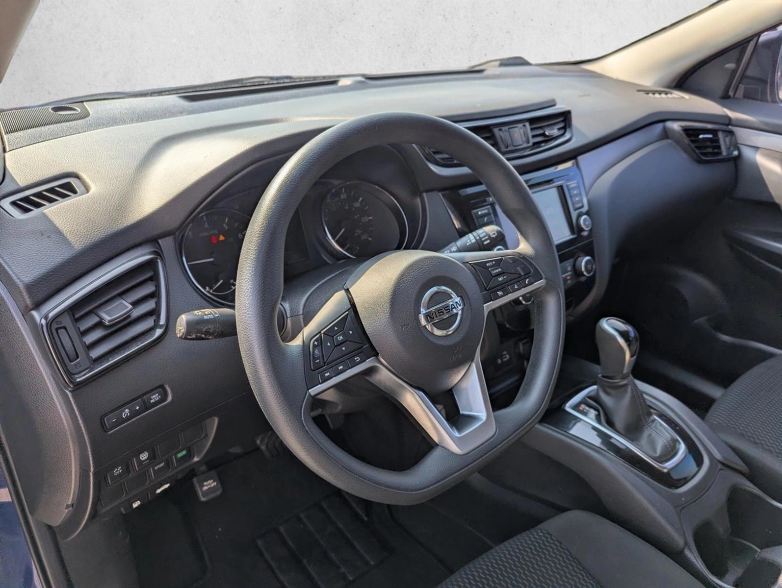 Thumbnail: 2022 Nissan Rogue - 3