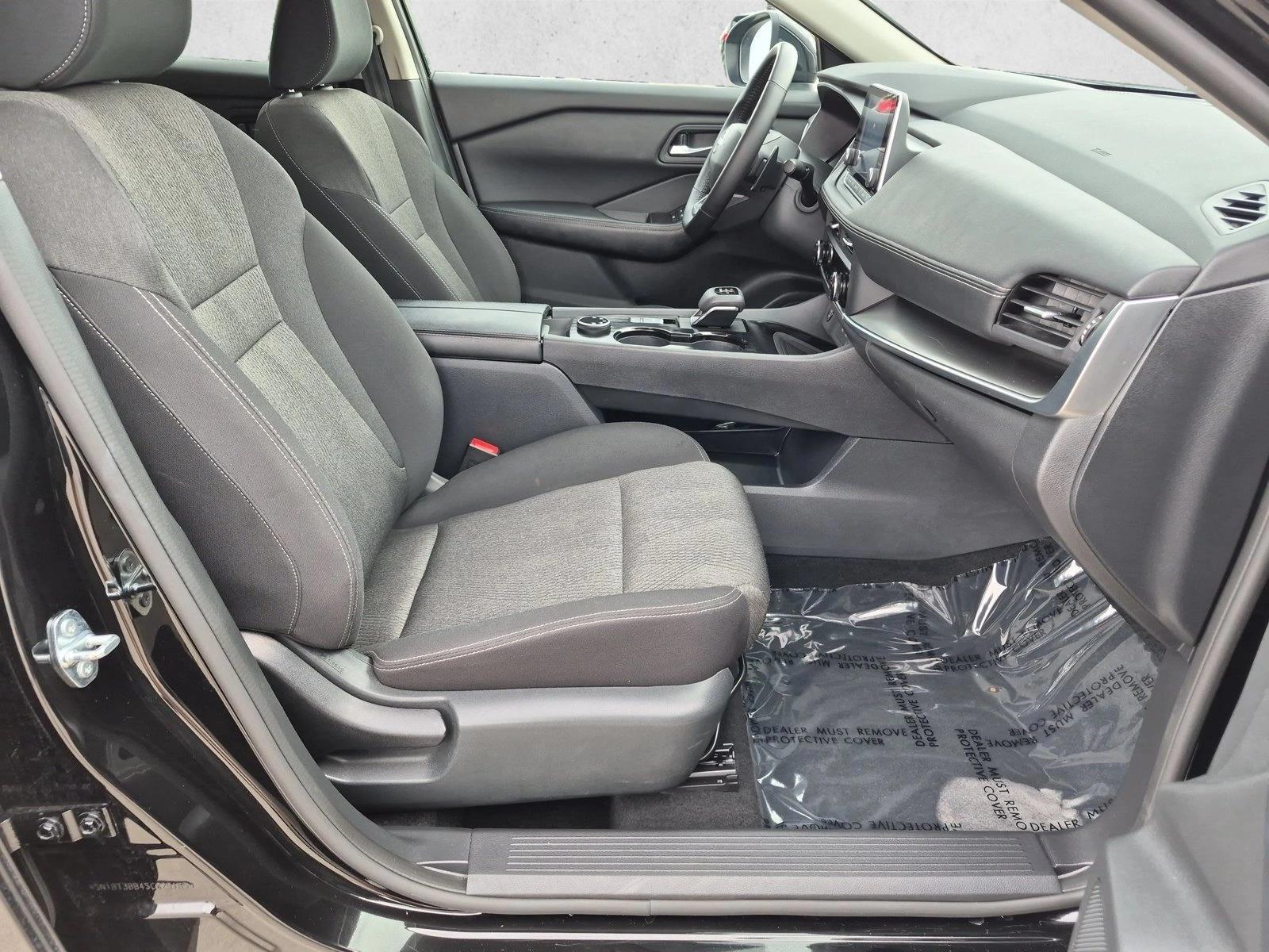 2025 Nissan Rogue SV - Photo 21