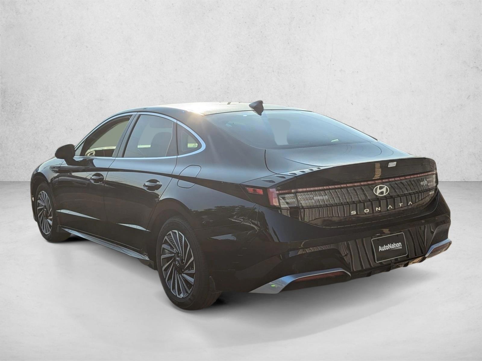 2025 Hyundai Sonata Hybrid SEL - Photo 8