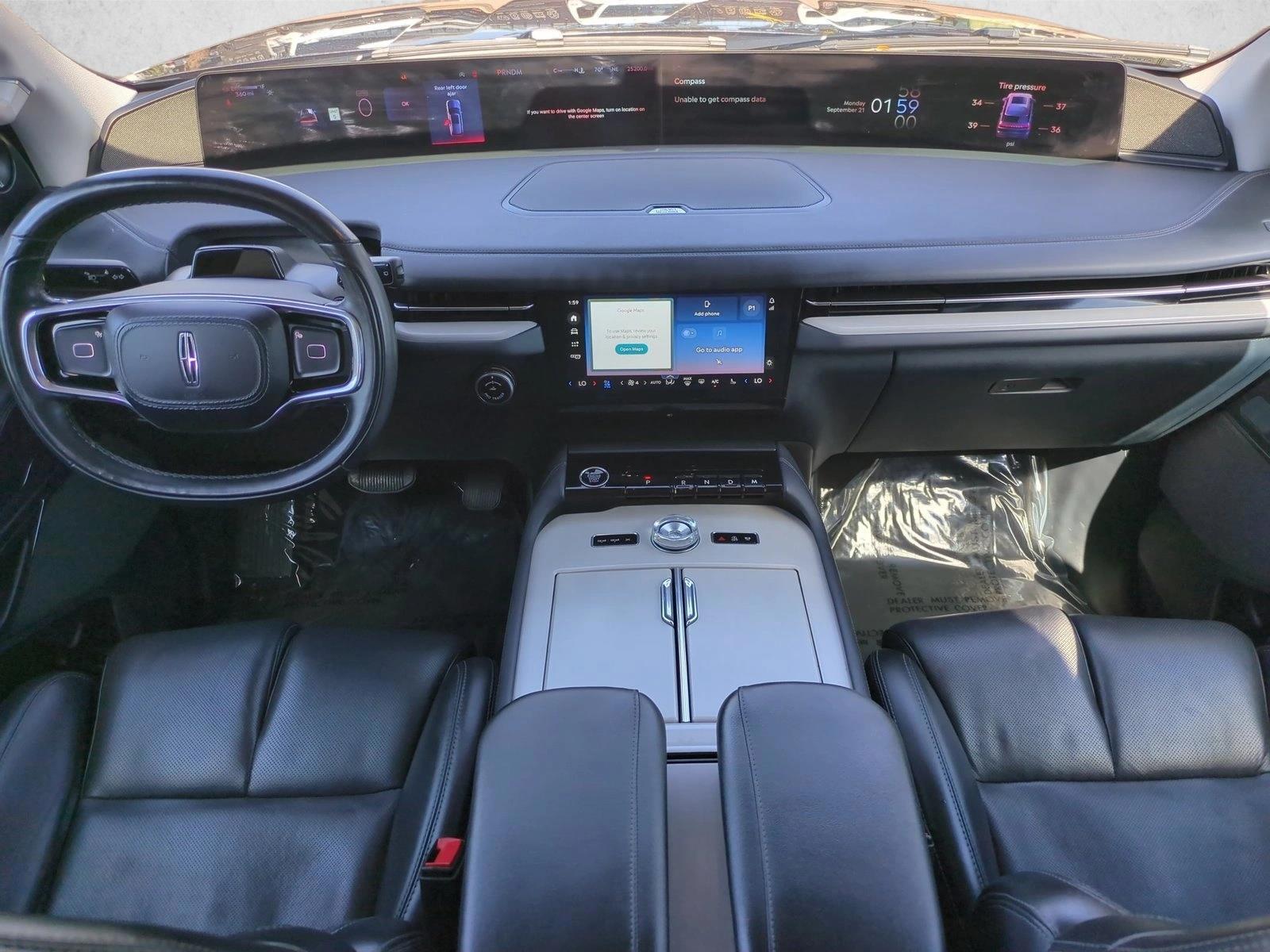 Thumbnail: 2025 Lincoln Navigator - 3