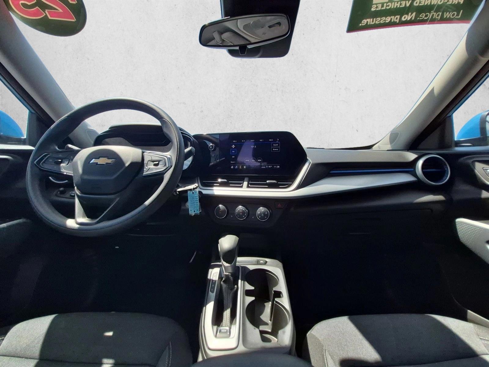 Thumbnail: 2025 Chevrolet Trax - 3
