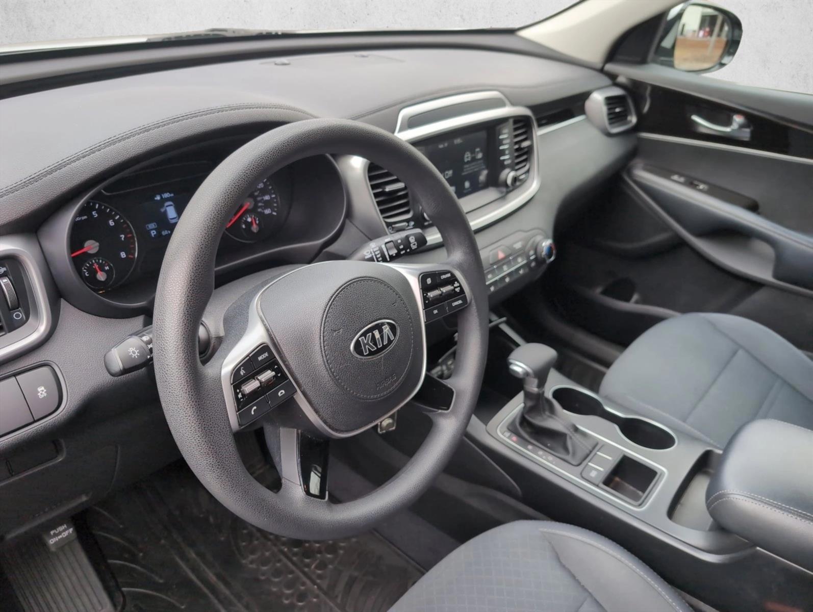 Thumbnail: 2019 Kia Sorento - 3