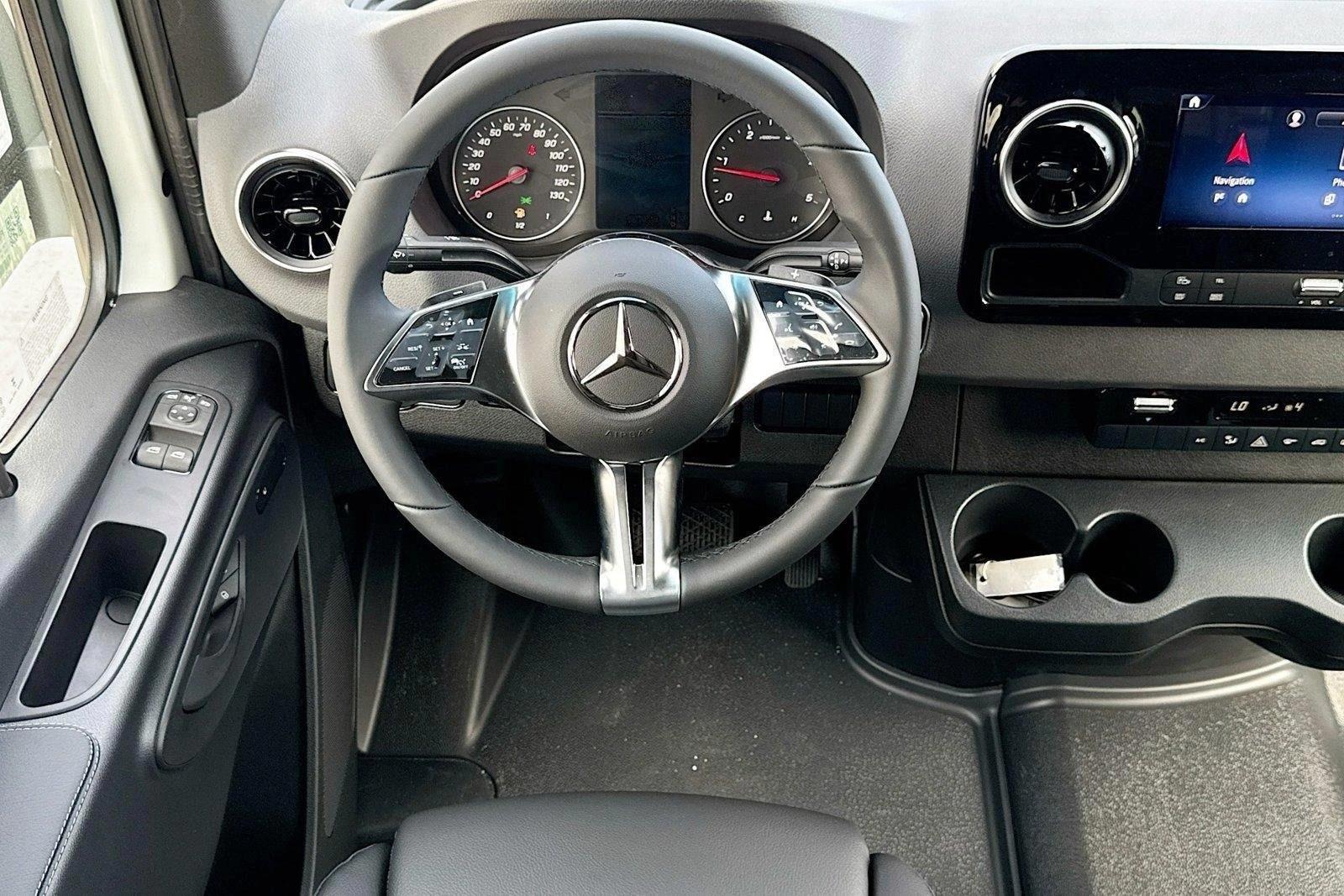 Thumbnail: 2026 Mercedes-Benz Sprinter - 3
