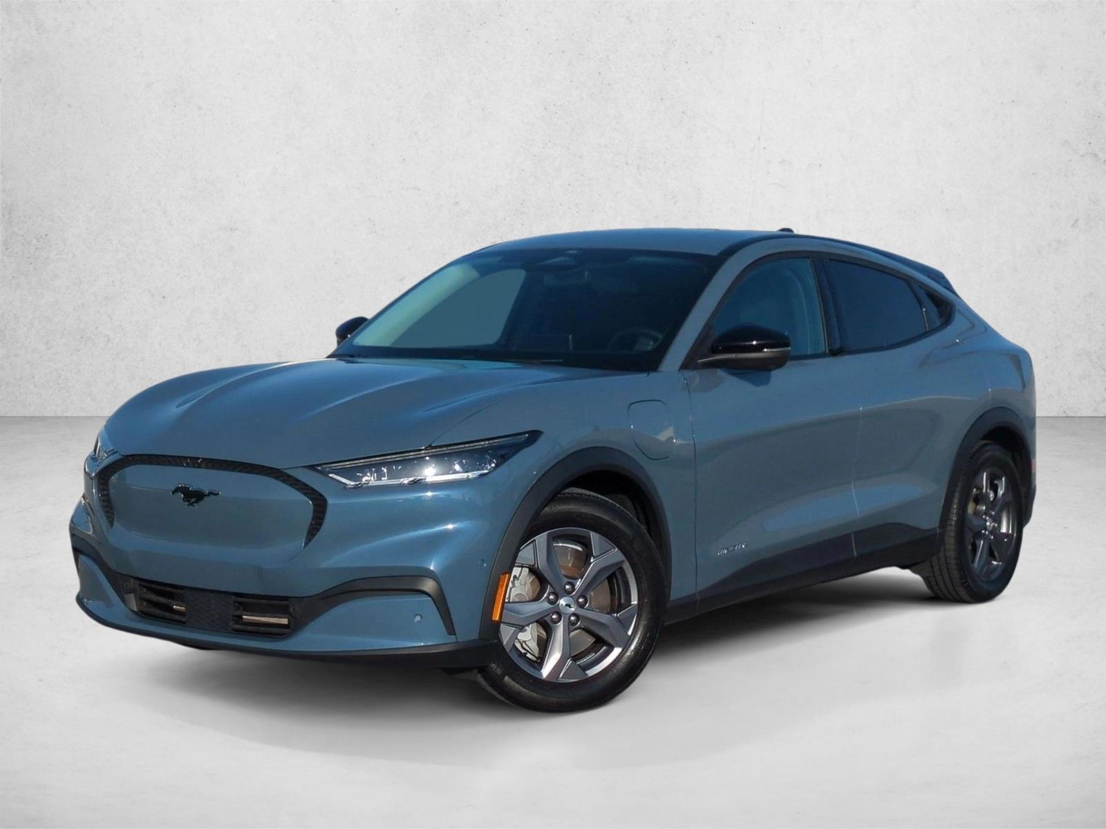 2023 Ford Mustang-Mach-e Select's photo
