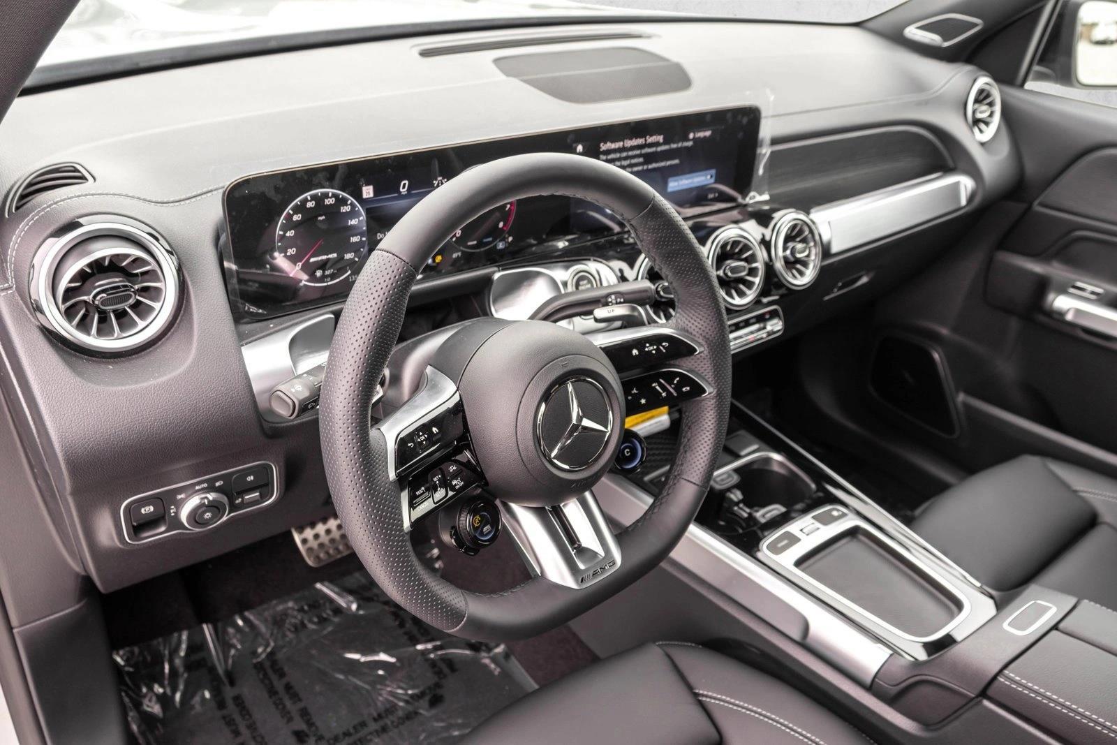 Thumbnail: 2026 Mercedes-Benz GLB - 3