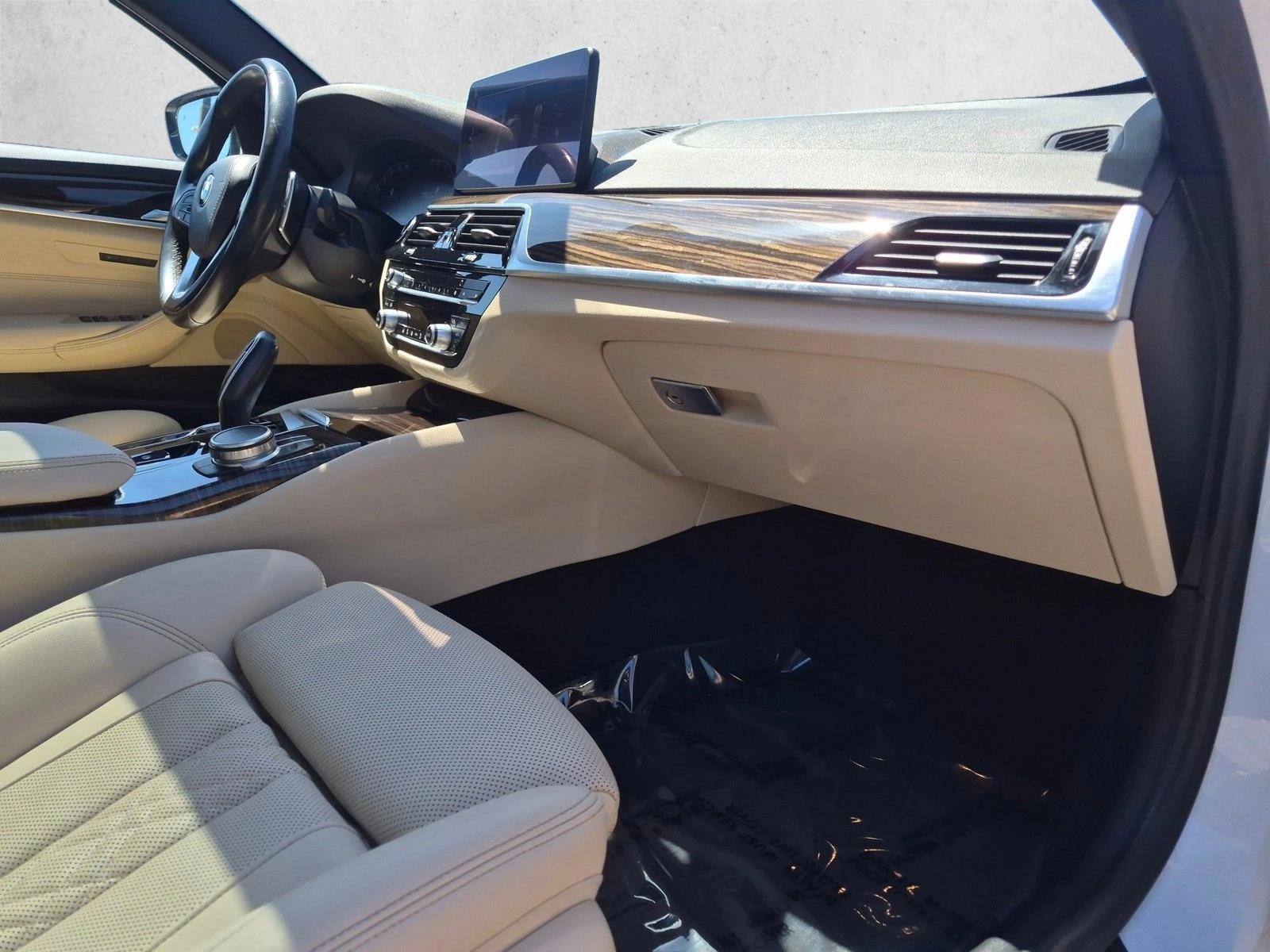 2021 BMW 5 Series 530i - Photo 26