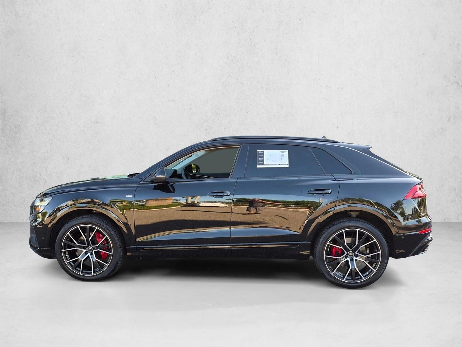 Thumbnail: 2022 Audi Q8 - 2