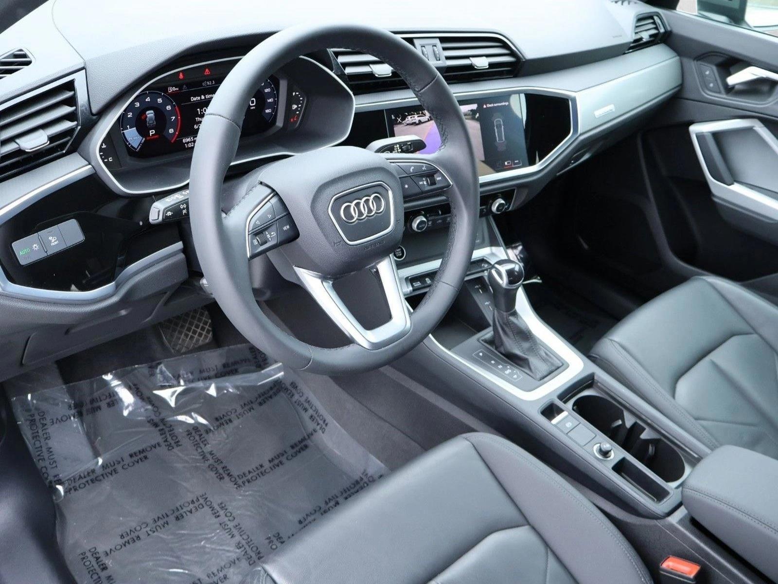 Thumbnail: 2023 Audi Q3 - 3