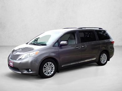 2017 Toyota Sienna XLE Premium -
                  Centennial, CO