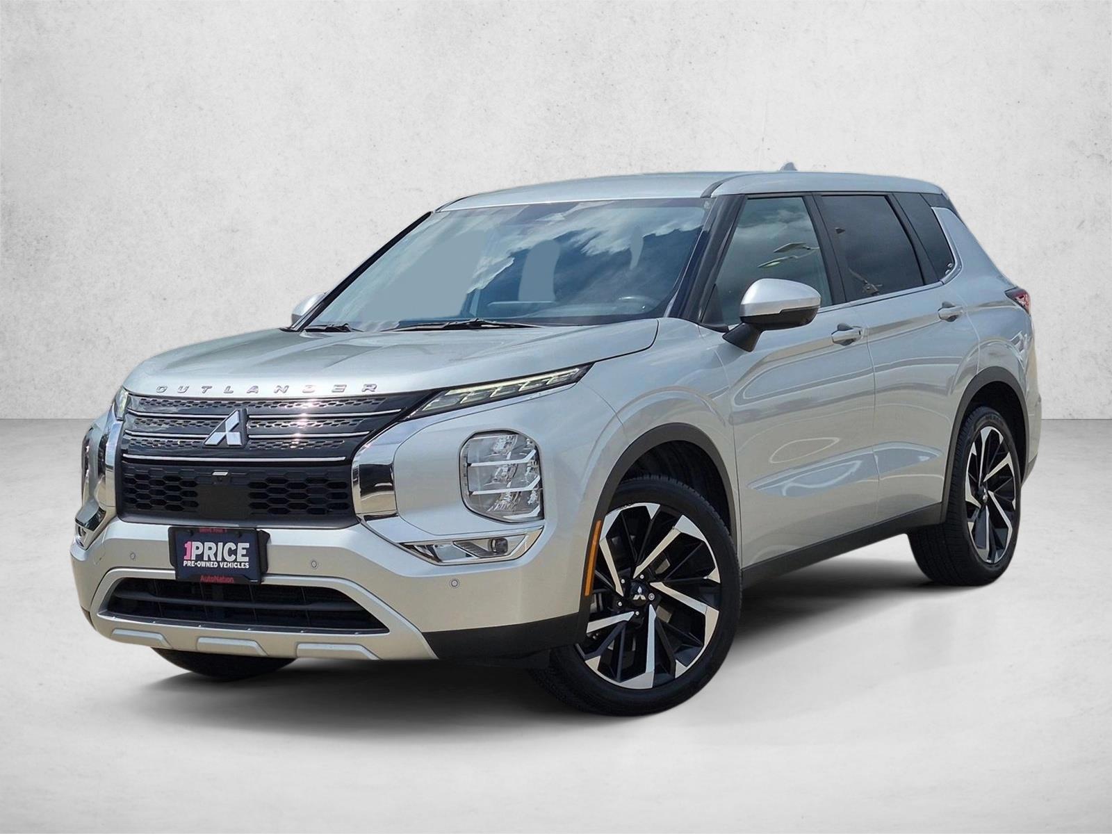 2022 Mitsubishi Outlander SE FWD's photo