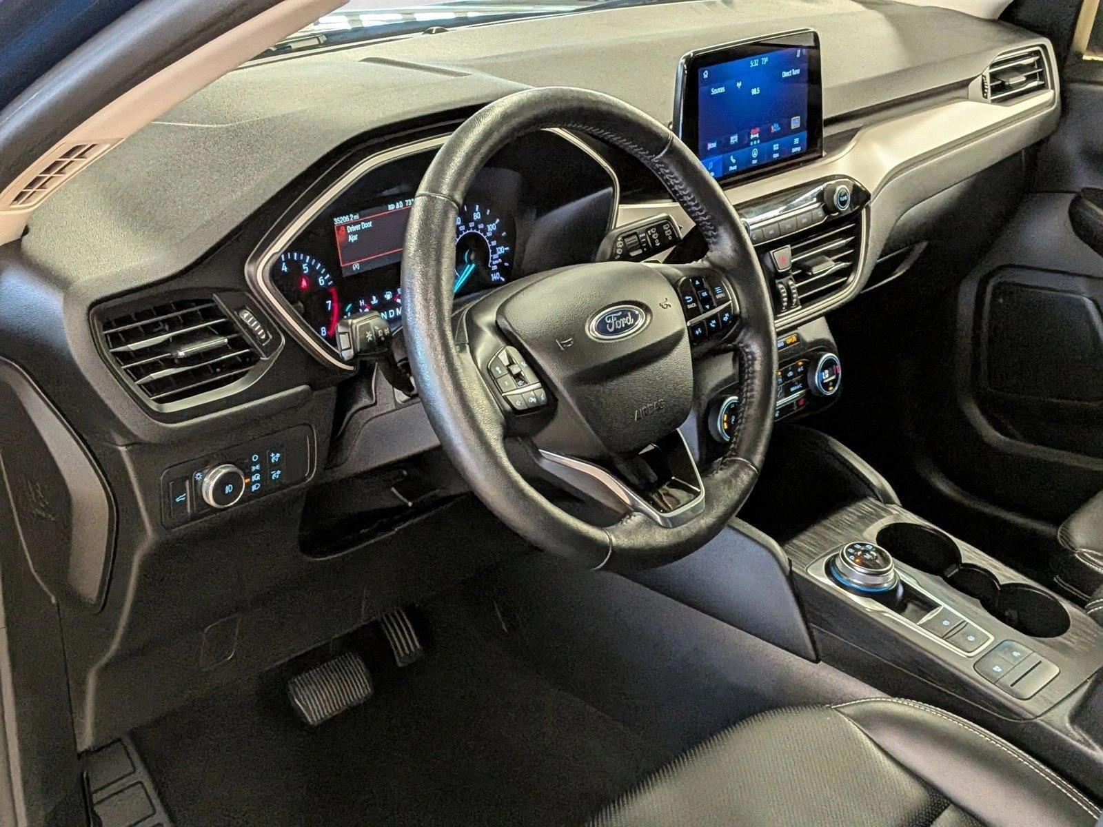 Thumbnail: 2020 Ford Escape - 3
