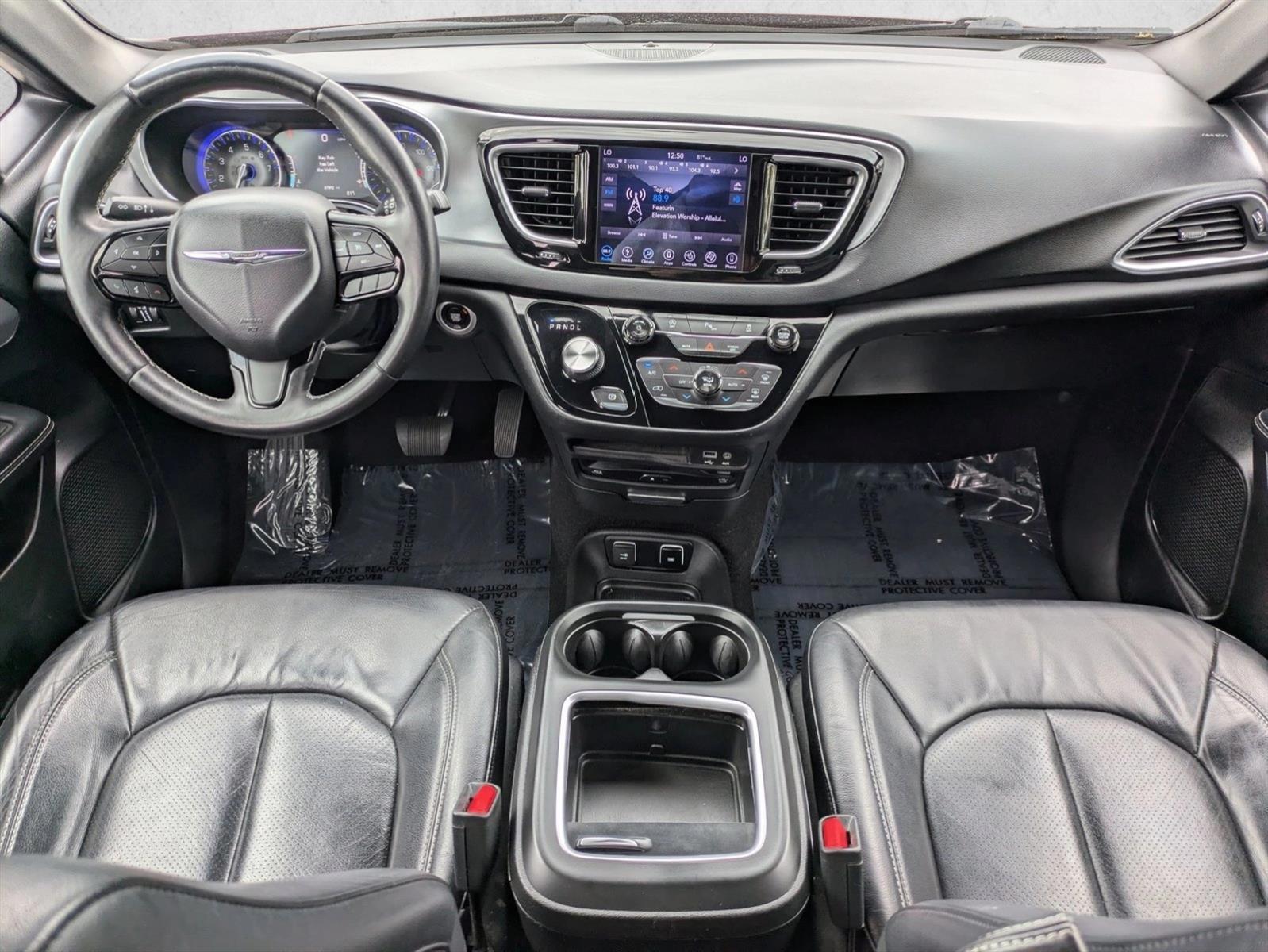 Thumbnail: 2018 Chrysler Pacifica - 3
