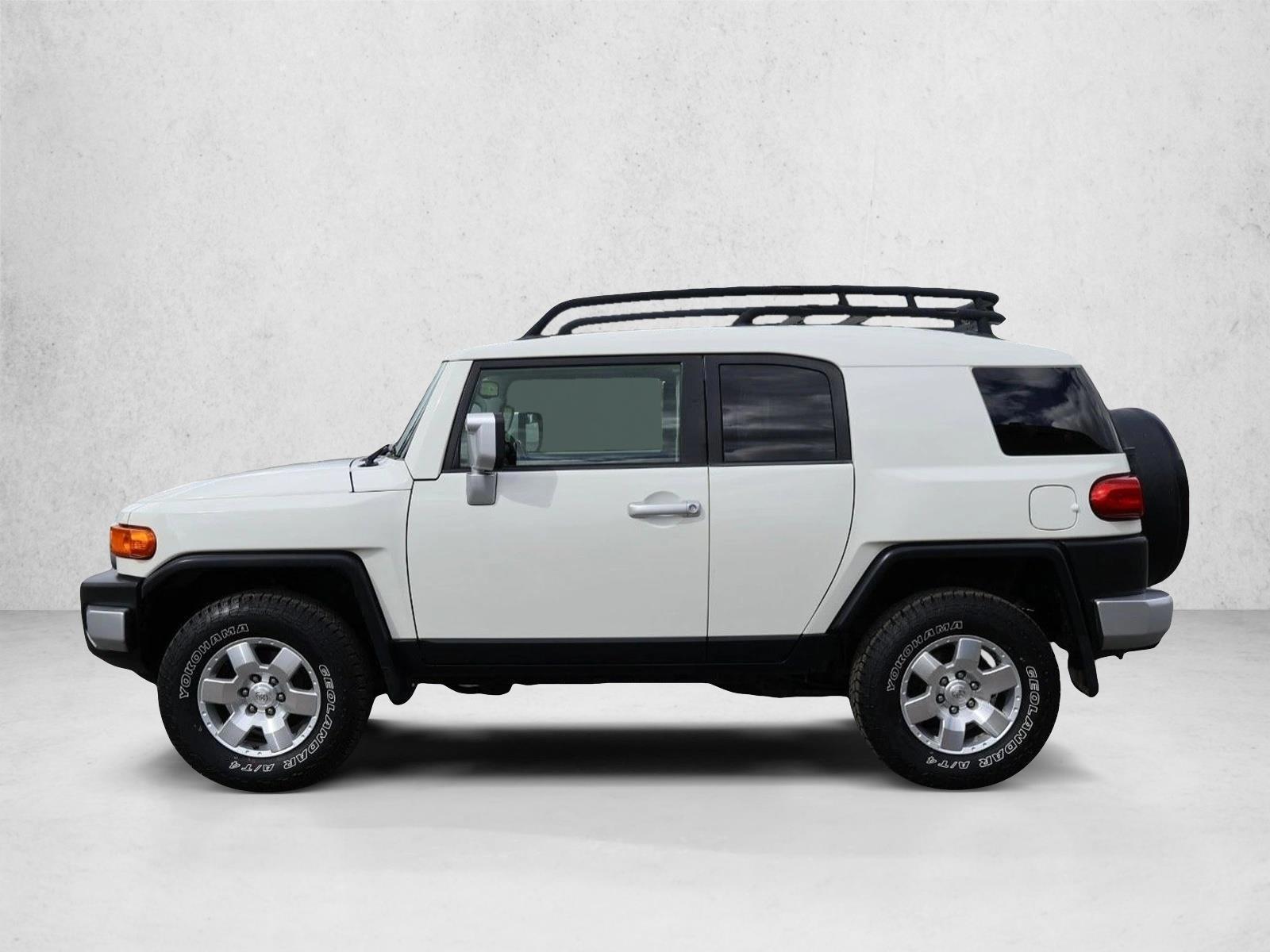 Thumbnail: 2010 Toyota FJ Cruiser - 2