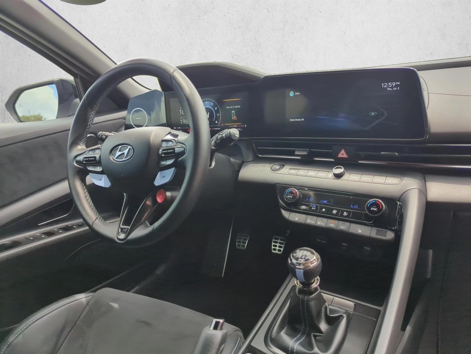Thumbnail: 2022 Hyundai Elantra - 3