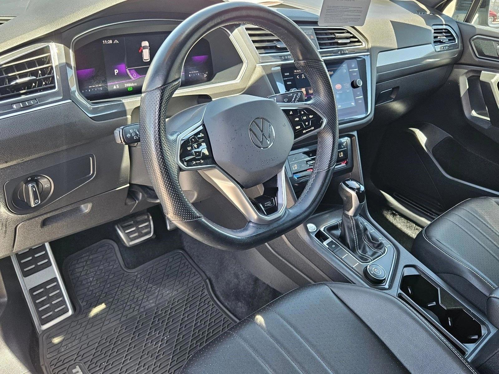 Thumbnail: 2023 Volkswagen Tiguan - 3